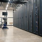 Racks de servidores en un centro de datos administrado
